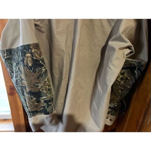 Cabela's Hunting Shirt Tan with Camo Patches Outdoor Button‎ size Large - Picture 3 of 7